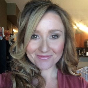 Meet your Posher, Janelle